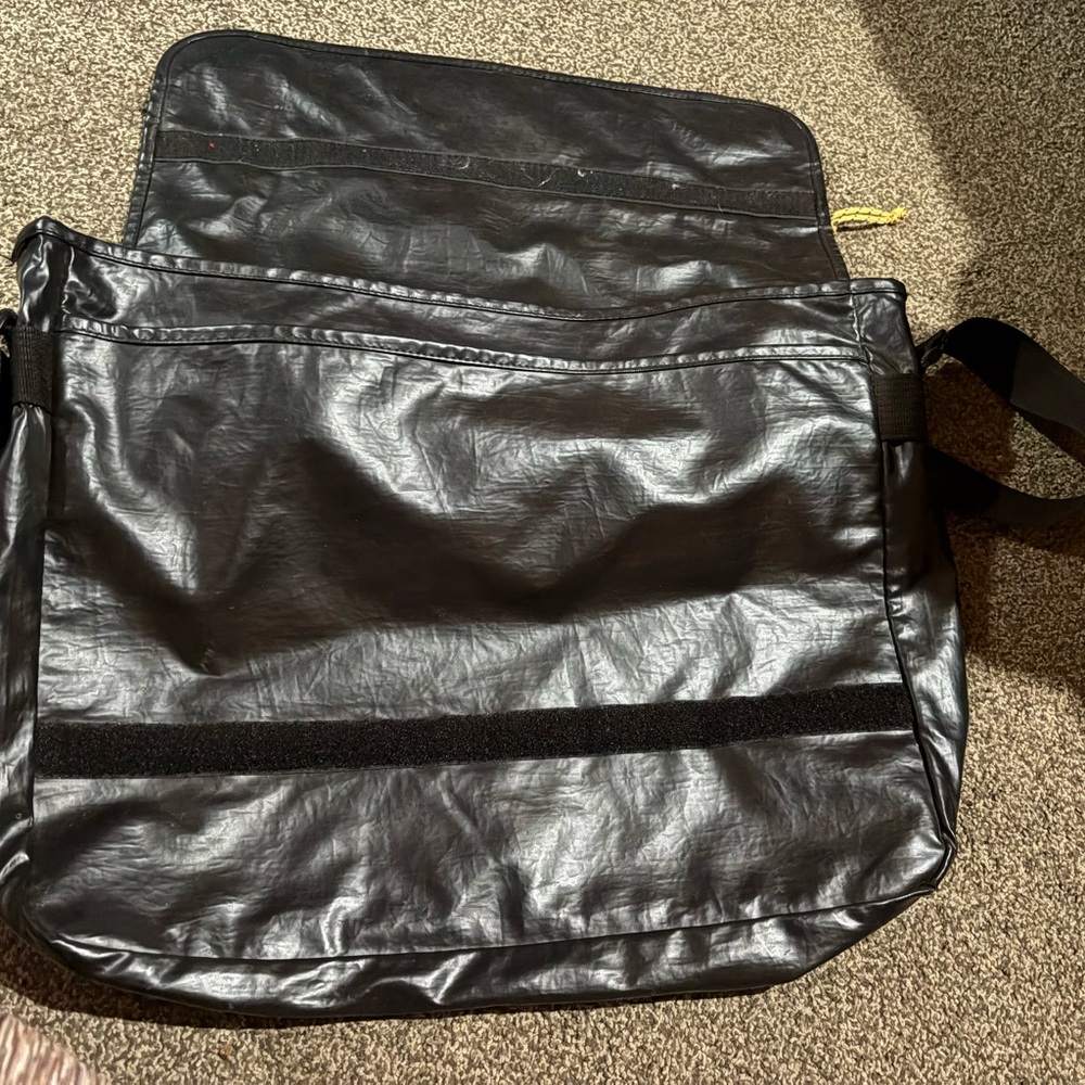 Vintage Esprit Crossbody Bag - Picture 3 of 3